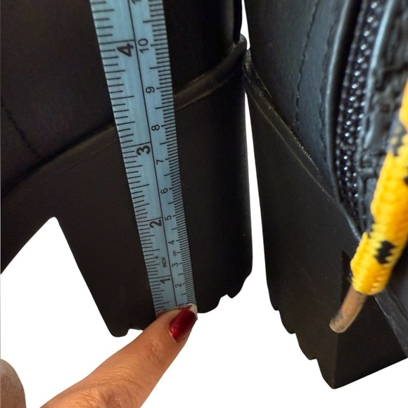 Ankle Boots black with Yellow Laces Sz 9, by se7en preppy clueless academia y2k - Picture 13 of 13